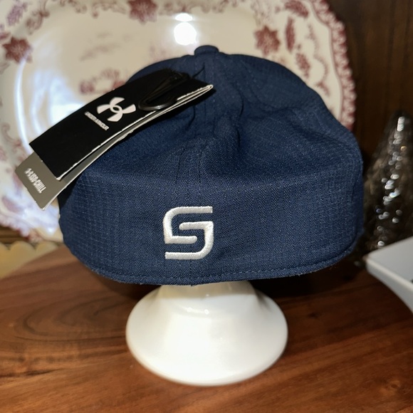 Under Armour Golf Hat - Picture 4 of 5